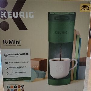 Keurig K-Mini Coffee Maker - Evergreen NIB
